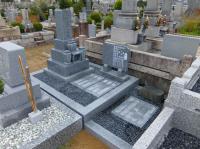 8寸角墓石　名古屋型DX8寸角　芝台付き