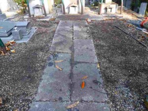 参道補修据直し　工事前