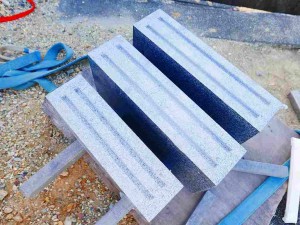 モルタルと絡ませることにより外れ防止